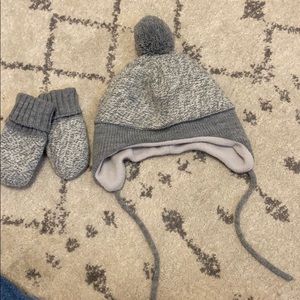 Fleece lined baby hat with matching mittens